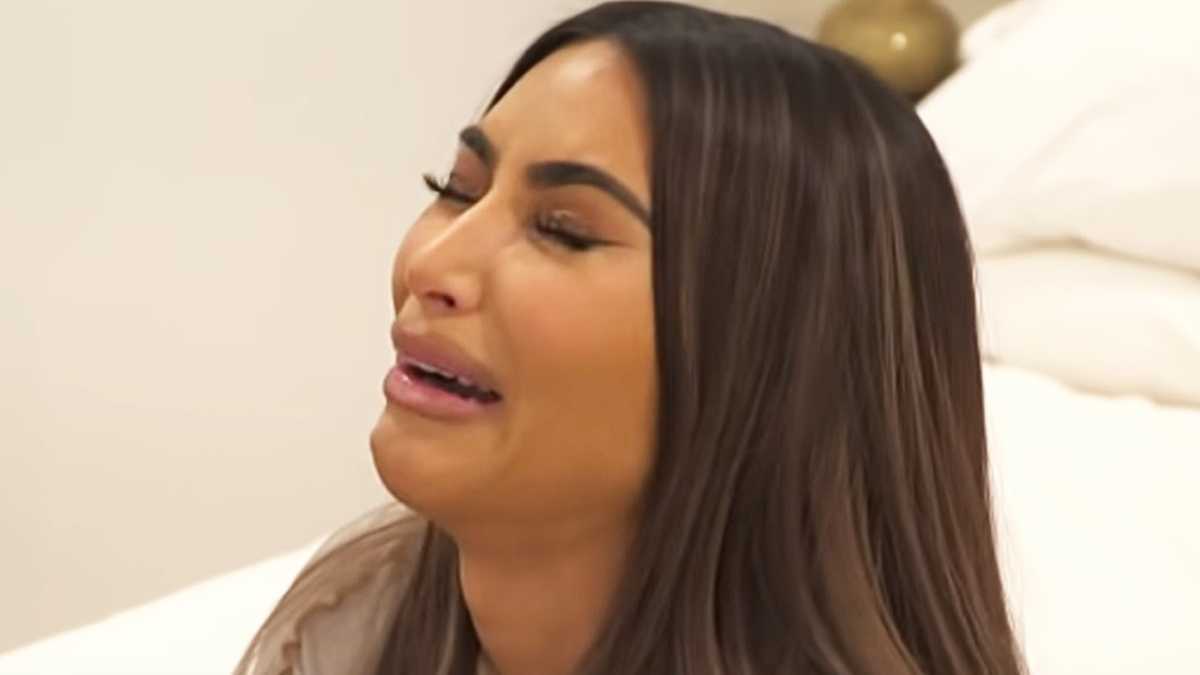 Kim-Kardashian-cries-scaled