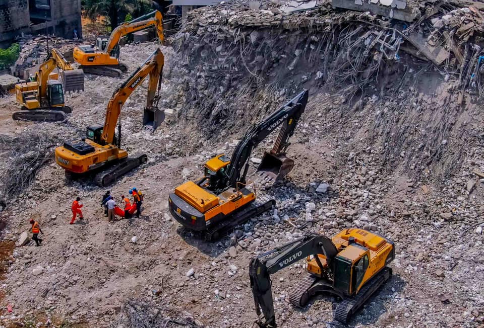 Scene-of-the-Ikoyi-building-collapse-in-Lagos