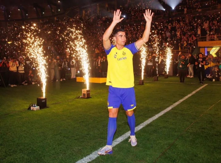 Ronaldo waves to Al Nassr fans during his official unveiling