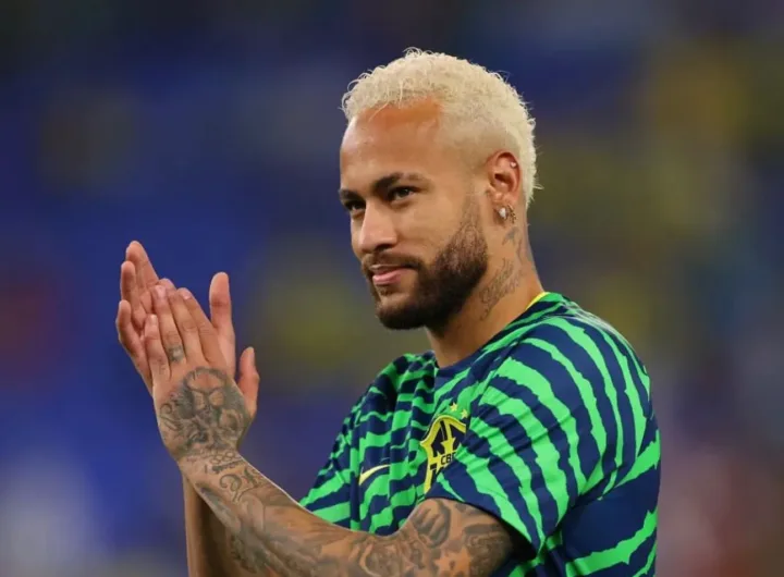 Neymar warms up for a national team game/Instagram @neymarjr