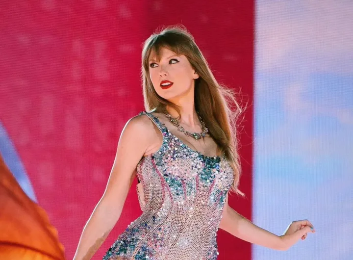 Taylor Swift is officially a billionaire/Instagram @taylorswift