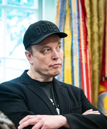 Elon Musk was questioned about the dark spot in his eyes during DOGE exit press briefing with Trump/Ney York Times