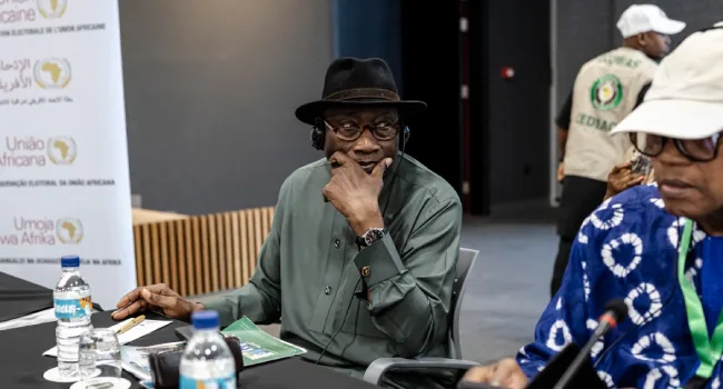 Former President Jonathan was in Guinea-Bissau/Lionscrib