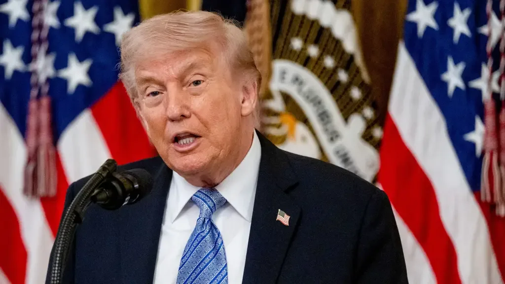 Trump says "bombing" Iran will start again if Tehran fails to agree to the new US proposal/Photo: Reuters