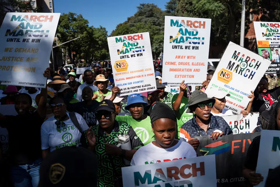 Members of civil society and human rights groups took to the streets of Pretoria, South Africa, on April 28, 2026, brandishing placards during a march that urged the government to take firmer steps in tackling illegal immigration. (Photo: REUTERS/Ihsaan Haffejee/File Photo)