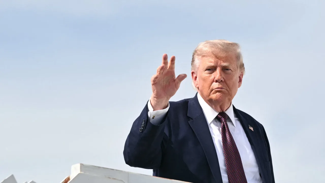 Trump says the US will end the existence of Iran if Tehran violates the ceasefire agreement/Getty Images