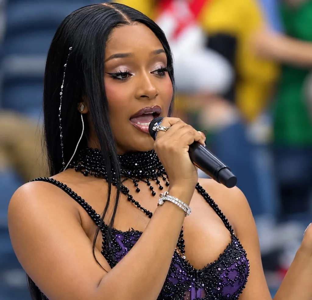 Ayra Starr performed some of her hit records during the NFL Halftime Show/Photo: Lionscrib