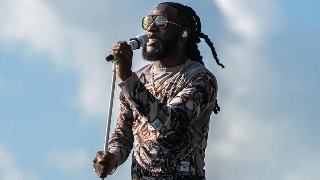 Burna Boy is the first artist to perform in an NFL Paris Halftime Show/Photo: Getty