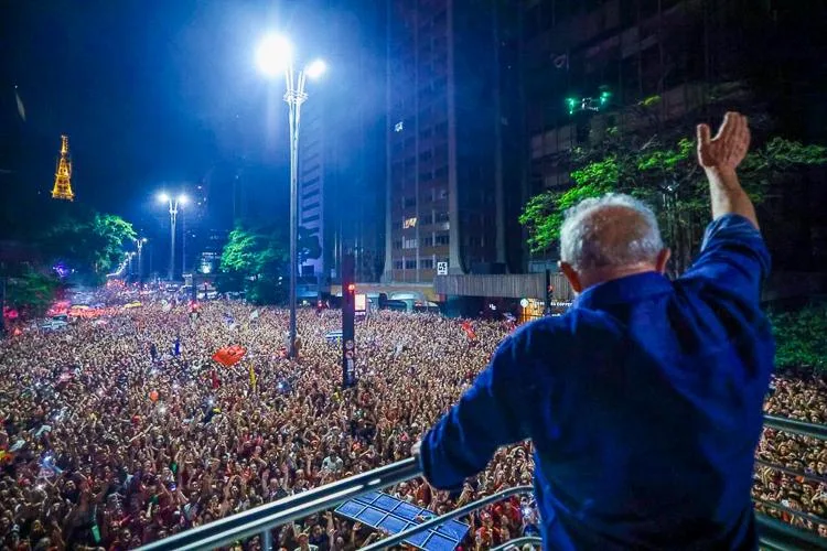 Lula overcame a first-round defeat to win the election/Photo: AP