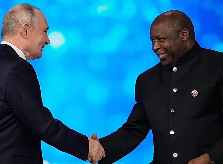 Russian President Vladimir Putin (left) and Burundi’s President Évariste Ndayishimiye at the plenary session of the Russia-Africa Summit in Moscow on 28 October 2026/Photo: AP